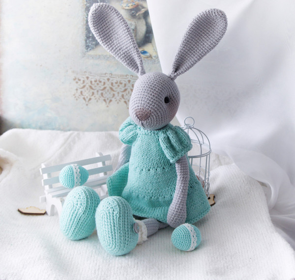 big-grey-bunny-doll-01 (4).jpg