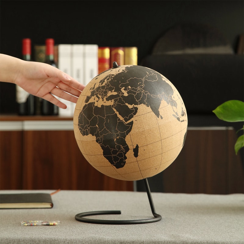 Small Travel Cork globe With Pins, 15 cm Diameter 2