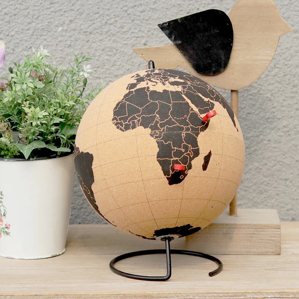 Small Travel Cork globe With Pins, 15 cm Diameter 1