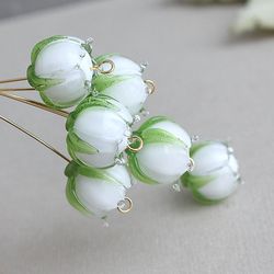 Birth Flower Beads, 3 pcs, 13 mm May Birth Flower Bead, White Glass Flower Beads, Lily of the valley Lampwork Flower Beads