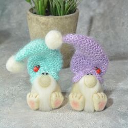 Purple gnome with bee / Turquoise gnome with ladybug