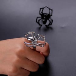 creepy halloween spider rings