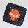 Halloween crochet pattern skull granny square, cute skull Halloween ornament, PDF crochet pattern spooky decoration.