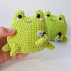 Crochet meme frog with knife plush amigurumi toy