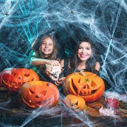 spooky halloween spider web décor