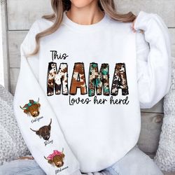 this mama wears her herds on her sleeve png, custom mama valentines day png, cowhide mama with highland cows, valentine