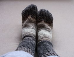 gradient wool blend cold-weather socks