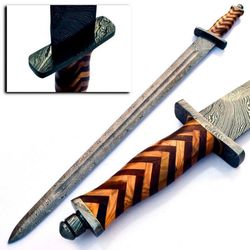 the barons damascus sword custom  handmade damascus sword with leather sheath