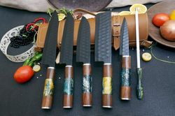 complete 5-piece kitchen knife set with damascus pattern - japanese chef knife set with smooth wooden handles