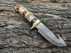 damascus gut hook hunting skinner knife with antler crown handle and leather sheath, antler handle knife with sheath