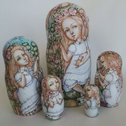 : matryoshka "girls and angels".set of 5 dolls.