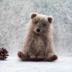 needle felted bear/realistic animal/needle felted animal/bear figure/brown bear