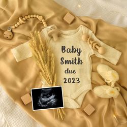 personalized  pregnancy announcement  social media baby announcement  editable pregnancy due 2023