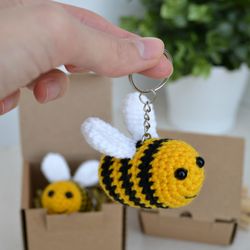 bee keychain plush (set of 2)