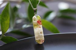 pressed flower necklace, reesin flower pendant, resin necklace, wildflower necklace, resin jewelry,  dry flower necklace