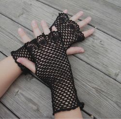 black lace victorian fingerless gloves