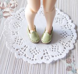 green shoes for blythe dolls, handmade shoes for blythe doll, genuine leather doll footwear, blythe accessories