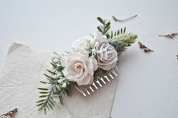 Flower hair comb, White flower hair comb, Wedding flower hair clip, Rustic Wedding flower hair piece, Bridesmaids