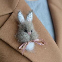 Felted Rabbit Brooch / Easter Rabbit Brooch / Bunny Pin