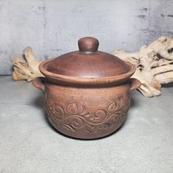 handmade casserole pottery pot 84.53 fl.oz for kitchen. handmade red clay