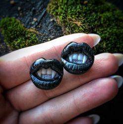 stud earrings vampire fangs black lips