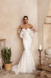 modern wedding dress, classic corset sexy gown. lace mermaid skirt bridal gown