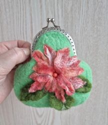 digital tutorial felted wallet flower, diy wet felting tutorial green wallet, diy wallet wet felting instruction