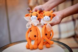 set of two giraffes curtain tiebacks, children's room decor, crocheted giraffe, giraffe curtain holder, curtain decor.