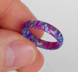 solid opal ring. very beautiful opal ring multi-amethyst color. solid opal band.