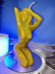 candle girl nio. beeswax candle. beautiful candle.