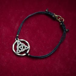 triquetra viking handmade bracelet. trinity pagan jewelry for her. celtic bangle. sacred sign. tiny female accessory