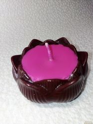 candle lily.beeswax candle.