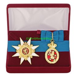 badge and star of the order of the norwegian lion in a gift box. norway. dummies, copies