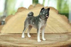 Statuette Akita Inu Dog Porcelain Figurine