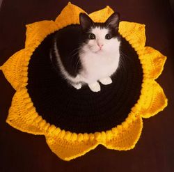 cat bed, sunflower crochet