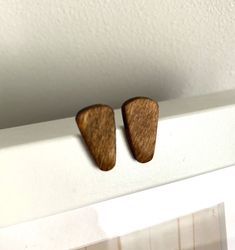 earrings wooden leaves, solid french walnut. original creation, size 0,6"