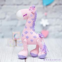 knitted toys pattern - knitted sleeping giraffe - amigurumi giraffe