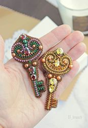 key brooch, beaded key brooch, realtor gift, handmade brooch, brooch pin, embroidered key, jewellery key