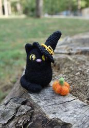 needle felted cat in a witches hat