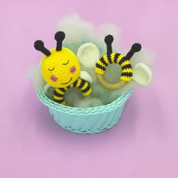 baby rattle honey bee, bee teething toy, bumble bee sensory toy, bumble bee baby toy, eco baby toy, spring bee decor