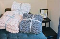 chunky knit blanket - 35" x 50"