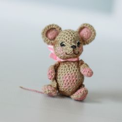 amigurumi  mouse 2". miniature crocheted mouse