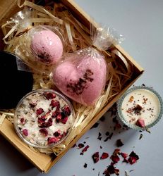 gift box, bath set, christmas gift, bath bombs, bath salt, soy wax candles, natural cosmetics, skincare, tealights