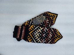 women's hand-knitted wool mittens are very warm with a pattern