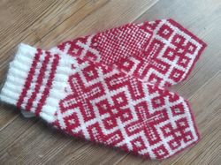 women's hand-knitted wool mittens are very warm with a pattern