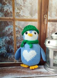 handmade penguin, amigurumi penguin.