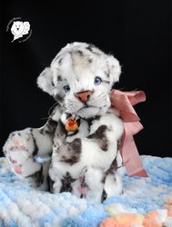 example item white jaguar cub