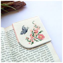 bookmark for women personalized, corner bookmark with flowers and butterfly, cute handmade gift for mom