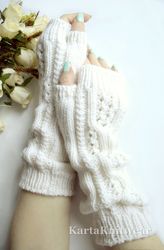knitted white wool mittens in medium length. hand-knitted fingerless mittens.