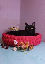 cat bed crochet raspberry.